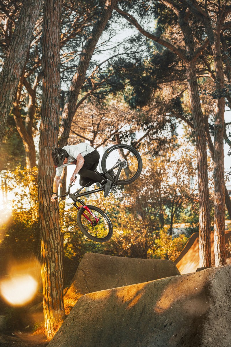 Load image into Gallery viewer, Mondraker Dirt Jumper - KAOZ
